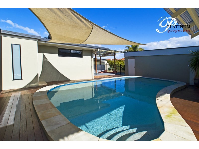57 Oxley Drive, Paradise Point QLD 4216