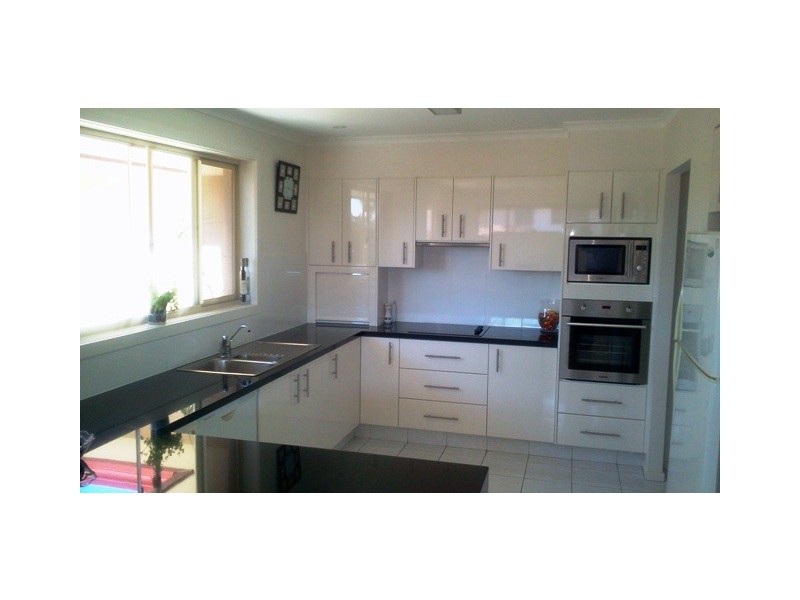 50 Lindsay Parade, Paradise Point QLD 4216