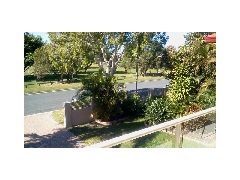 50 Lindsay Parade, Paradise Point QLD 4216