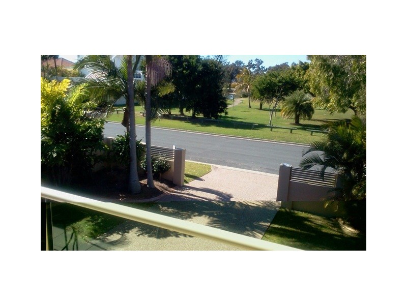 50 Lindsay Parade, Paradise Point QLD 4216