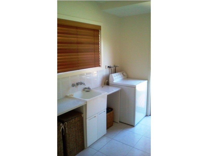 50 Lindsay Parade, Paradise Point QLD 4216