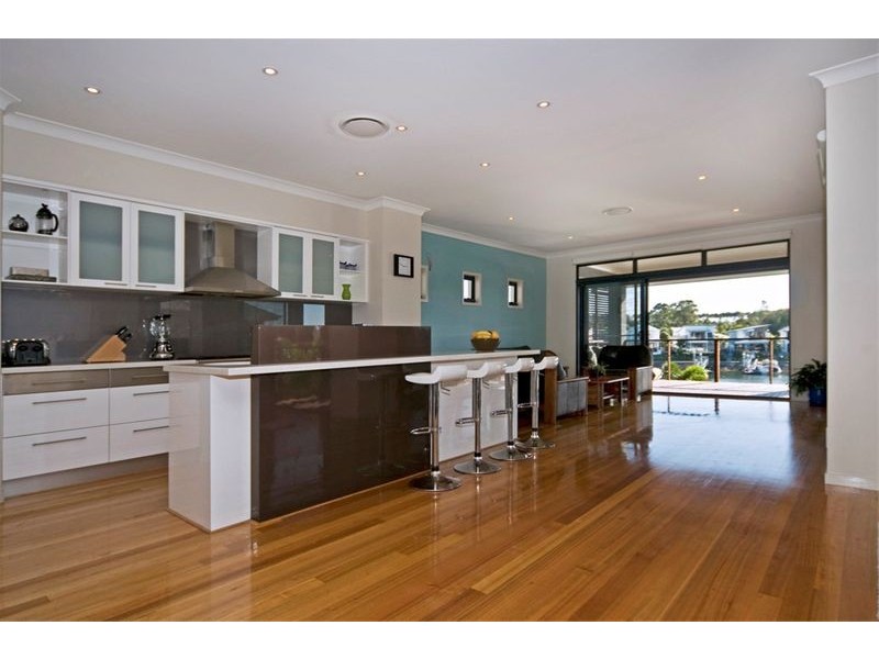 12 Buccaneer Way, Coomera Waters QLD 4209