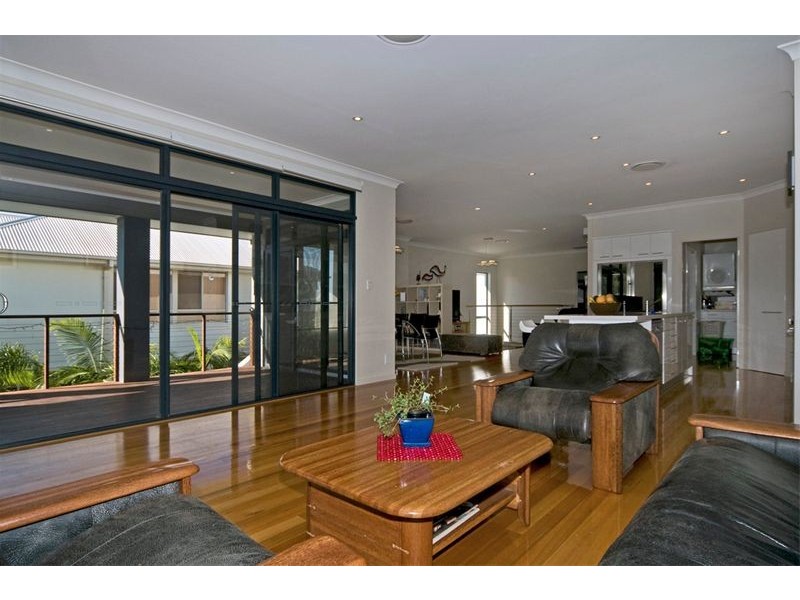12 Buccaneer Way, Coomera Waters QLD 4209