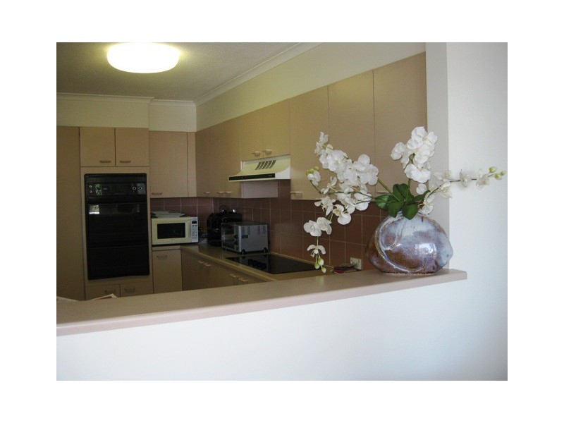 8/75 Morala Avenue, Runaway Bay QLD 4216