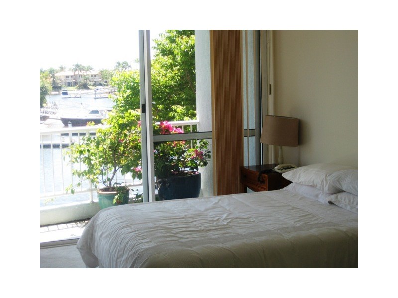 8/75 Morala Avenue, Runaway Bay QLD 4216