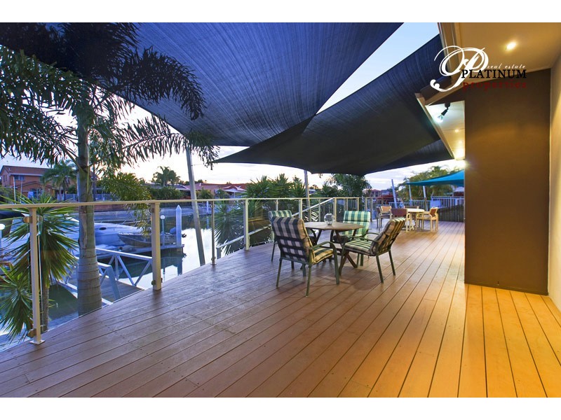 26 Seaspray Street, Paradise Point QLD 4216