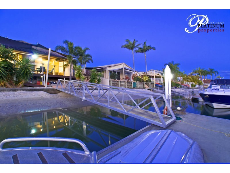 26 Seaspray Street, Paradise Point QLD 4216
