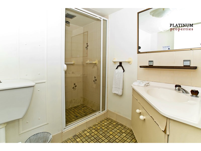 9B/114 Marine Parade, Southport QLD 4215