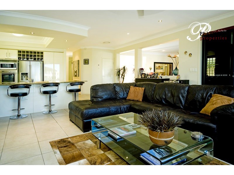 2322 Cressbrook Drive, Hope Island QLD 4212
