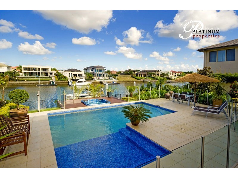 2322 Cressbrook Drive, Hope Island QLD 4212
