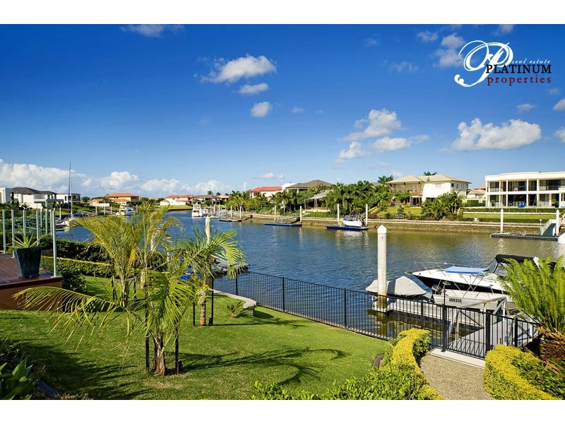 2322 Cressbrook Drive, Hope Island QLD 4212