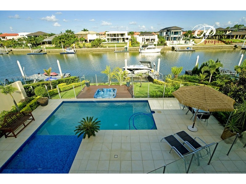 2322 Cressbrook Drive, Hope Island QLD 4212