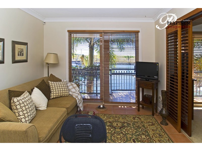 80 John Lund Drive, Hope Island QLD 4212