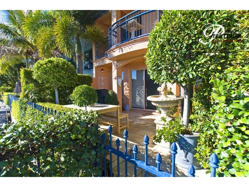 80 John Lund Drive, Hope Island QLD 4212