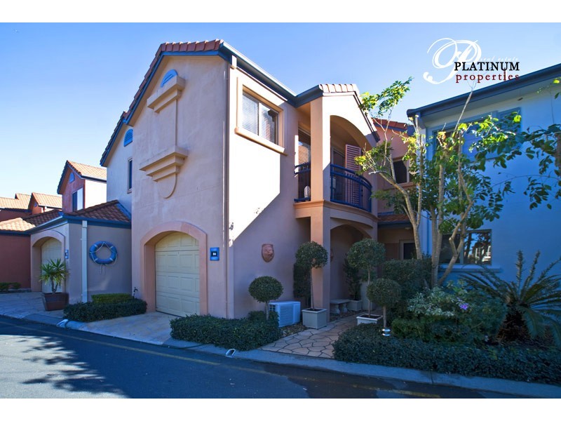 80 John Lund Drive, Hope Island QLD 4212