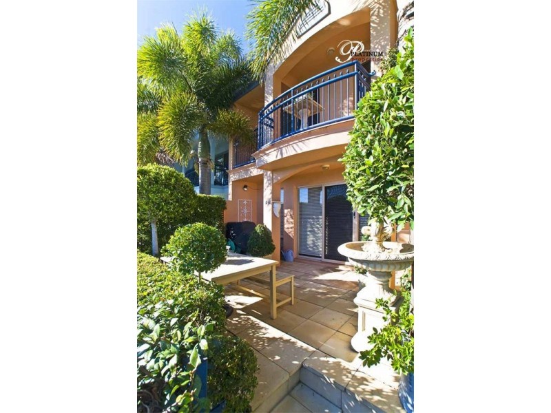 80 John Lund Drive, Hope Island QLD 4212