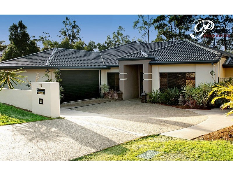 19 Peter Senior Drive, Parkwood QLD 4214