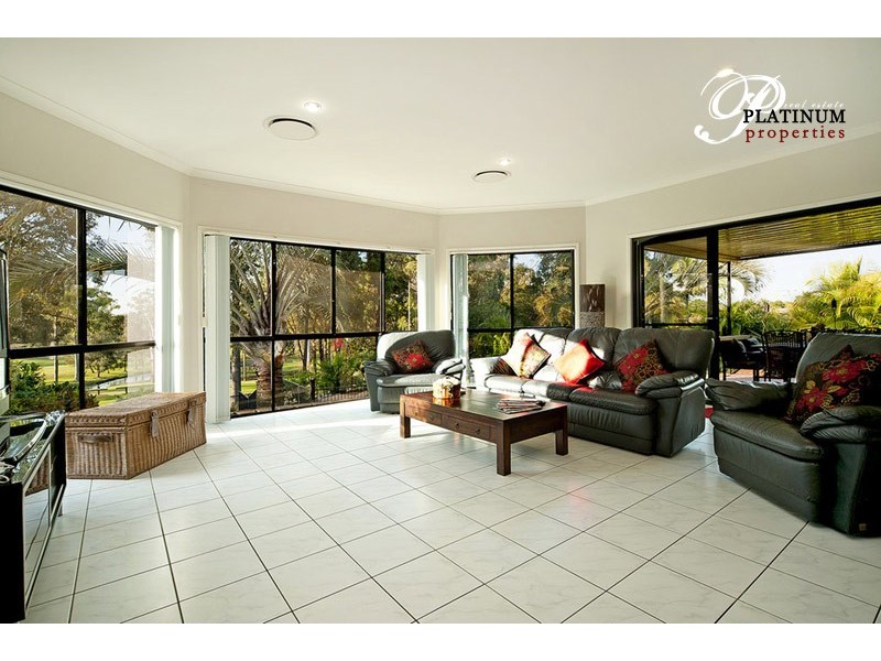 19 Peter Senior Drive, Parkwood QLD 4214