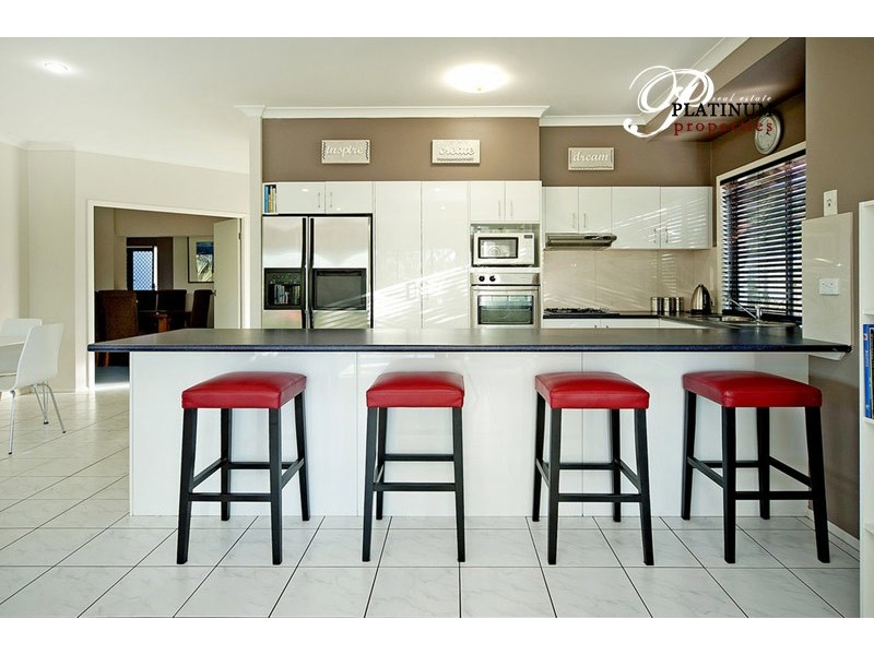 19 Peter Senior Drive, Parkwood QLD 4214