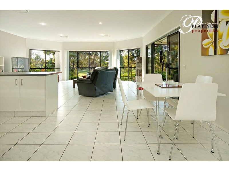 19 Peter Senior Drive, Parkwood QLD 4214