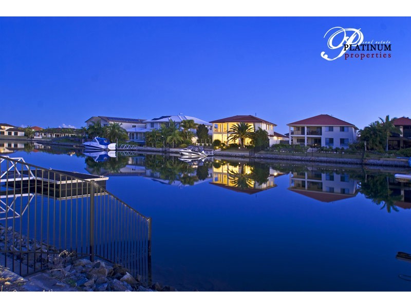 9 Pipers Point, Hope Island QLD 4212