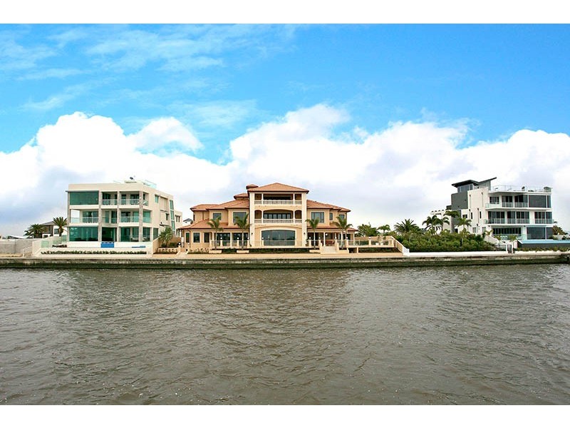 50 Knightsbridge Parade, Sovereign Islands QLD 4216