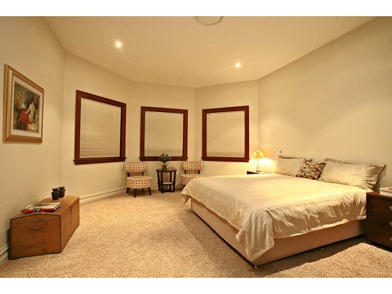 50 Knightsbridge Parade, Sovereign Islands QLD 4216