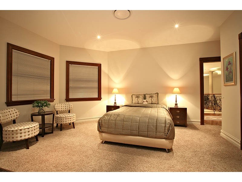 50 Knightsbridge Parade, Sovereign Islands QLD 4216