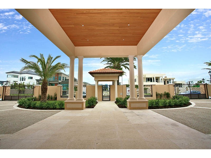 50 Knightsbridge Parade, Sovereign Islands QLD 4216