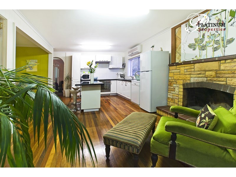 400 Bayview Street, Paradise Point QLD 4216