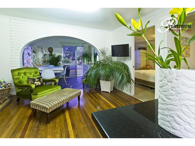 400 Bayview Street, Paradise Point QLD 4216