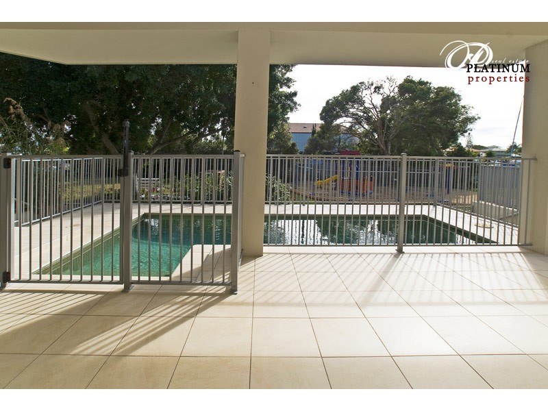 2/3 Joseph Street, Runaway Bay QLD 4216