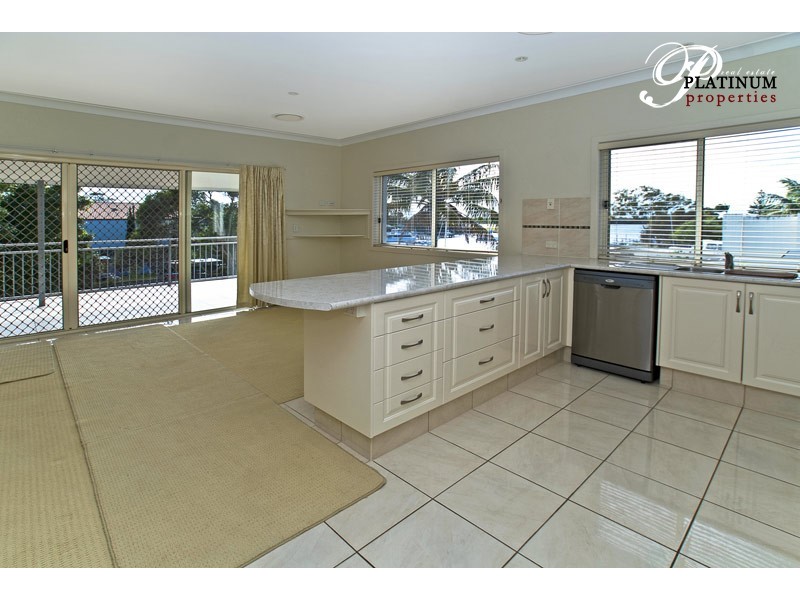 2/3 Joseph Street, Runaway Bay QLD 4216