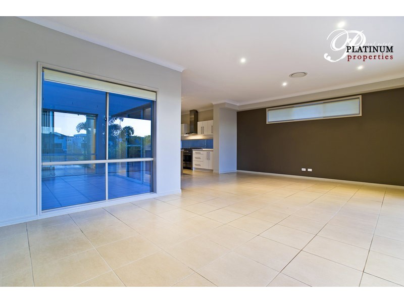 34 River Links BVD. East, Helensvale QLD 4212