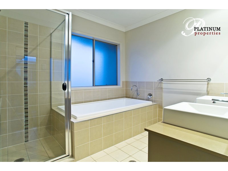 34 River Links BVD. East, Helensvale QLD 4212