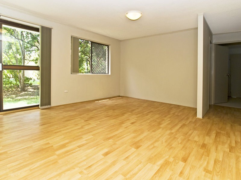 2/61 Bayview Street, Runaway Bay QLD 4216