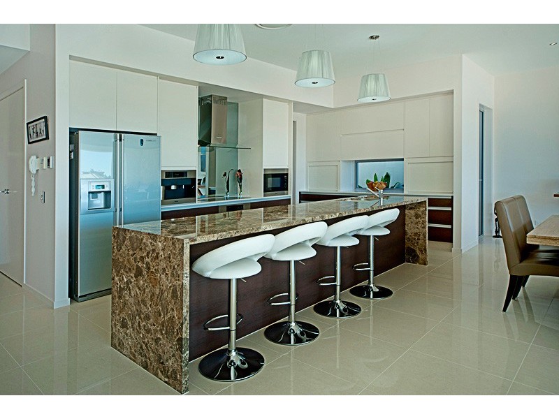 2230 Glengallon Way, Hope Island QLD 4212