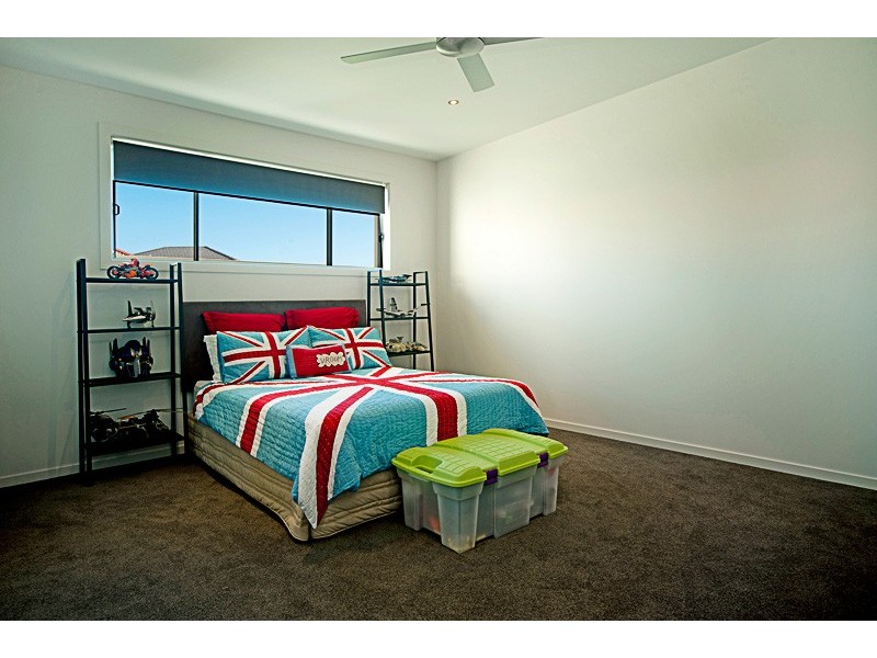 2230 Glengallon Way, Hope Island QLD 4212