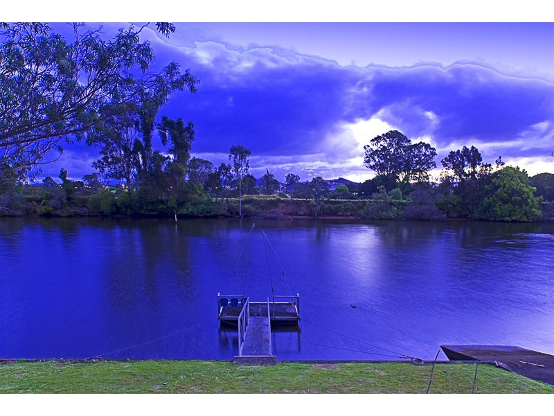 1 Riverbank Court, Ashmore QLD 4214