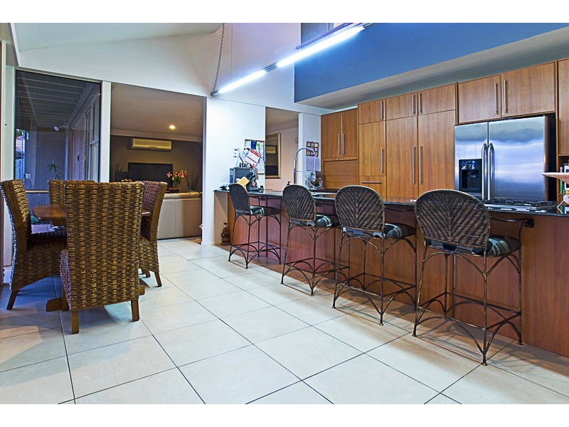 1 Riverbank Court, Ashmore QLD 4214