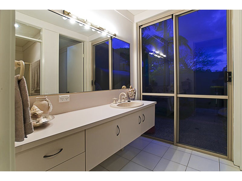 1 Riverbank Court, Ashmore QLD 4214