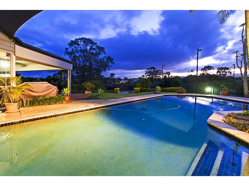 1 Riverbank Court, Ashmore QLD 4214