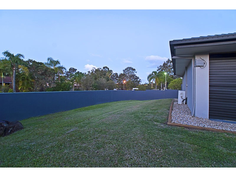1 Boonah Court, Helensvale QLD 4212