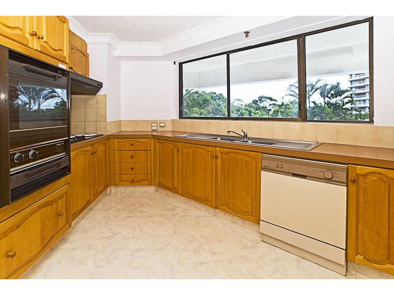 4/17 Bayview Street, Runaway Bay QLD 4216
