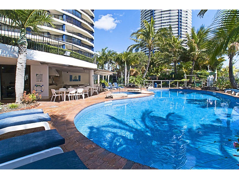 4/17 Bayview Street, Runaway Bay QLD 4216