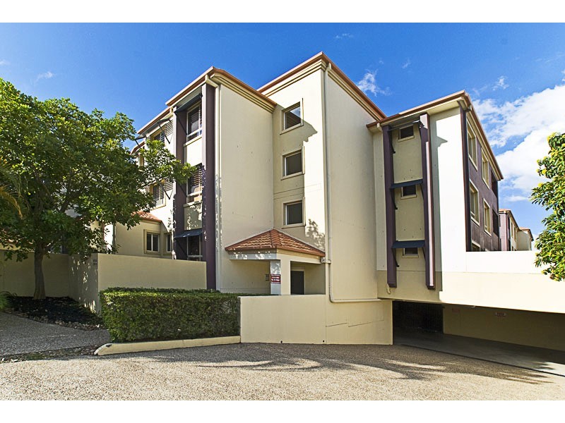 22/89 Bayview Street, Runaway Bay QLD 4216