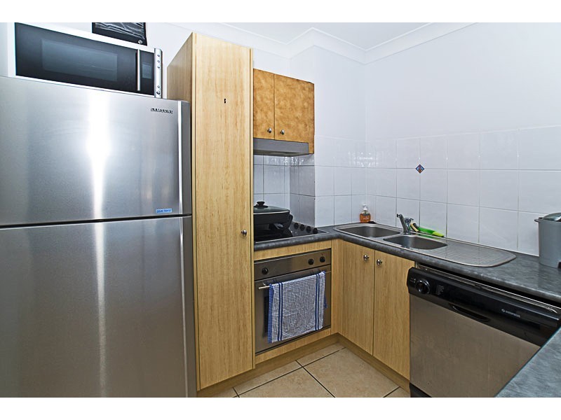 22/89 Bayview Street, Runaway Bay QLD 4216
