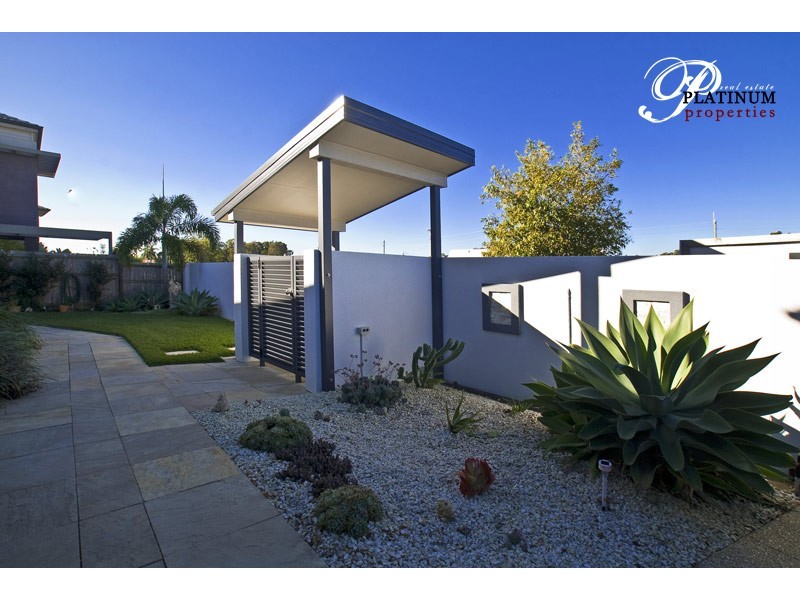 45 Costa Del Sol, Runaway Bay QLD 4216