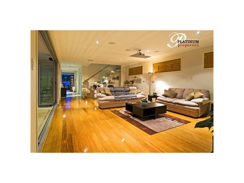 45 Costa Del Sol, Runaway Bay QLD 4216