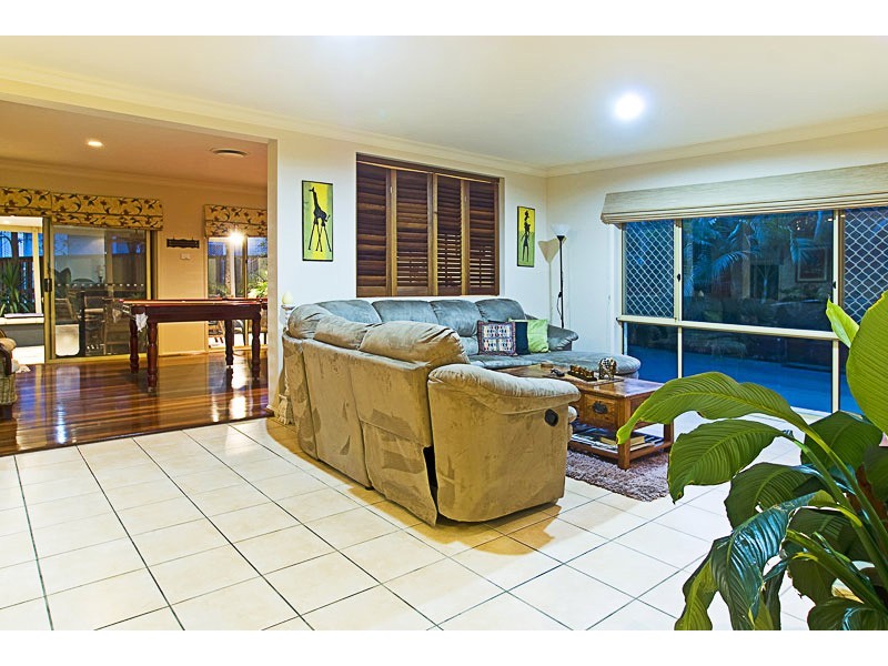 44 Crestwood Drive, Molendinar QLD 4214